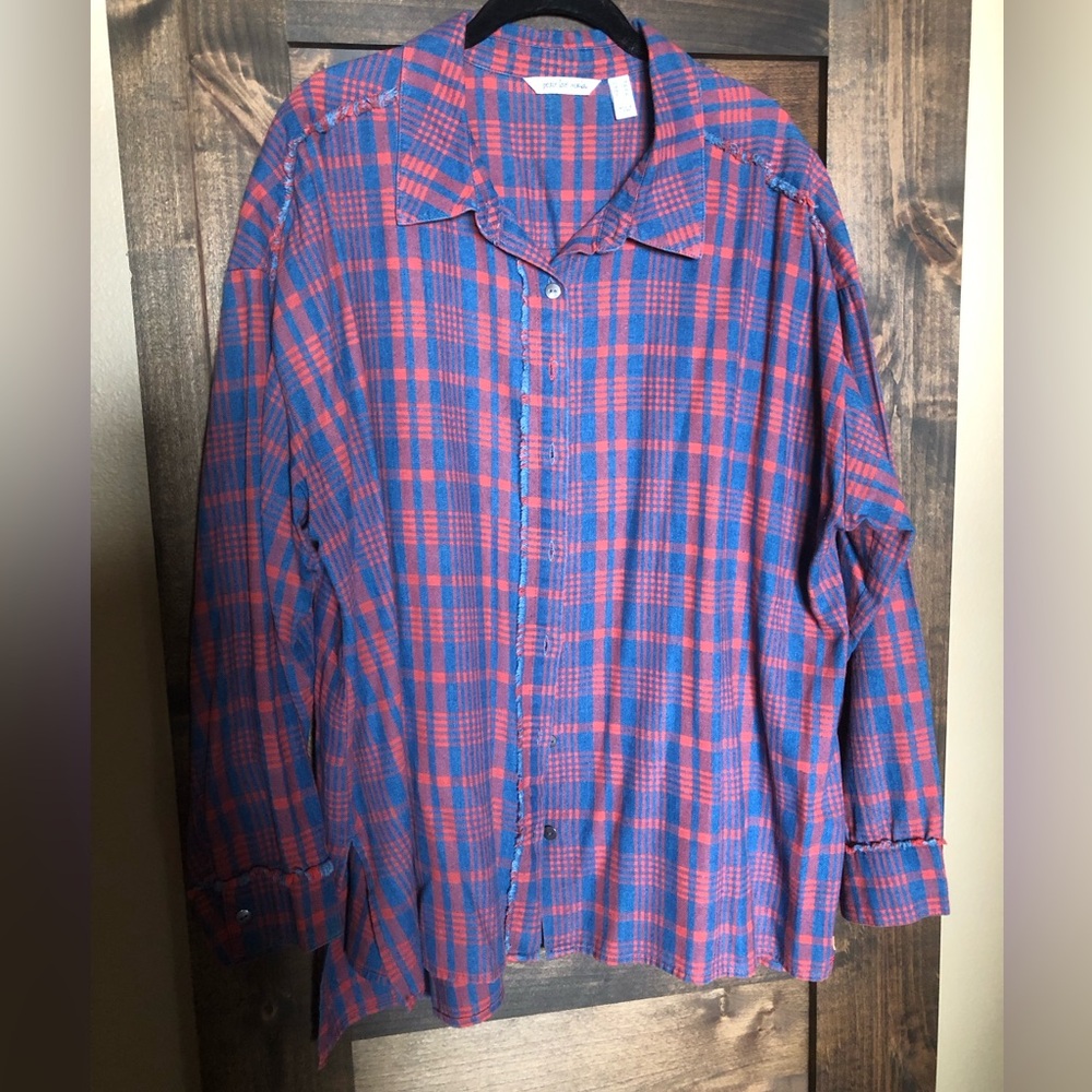 Woven shirt by Peace Love World